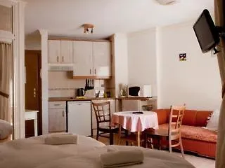 Palm Club Szálloda *